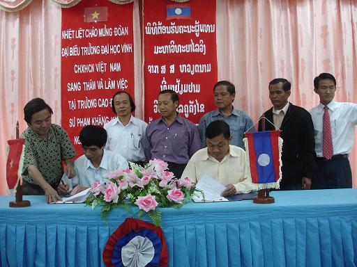 Trường Đại học Vinh làm việc với các sở giáo dục và đào tạo Lào