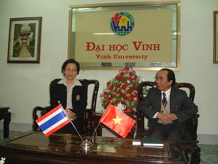 Gặp gỡ và thảo luận về chương trình hợp tác với Trường Đại học Rat-xa-phắt Sakhon Phanom – Thái Lan