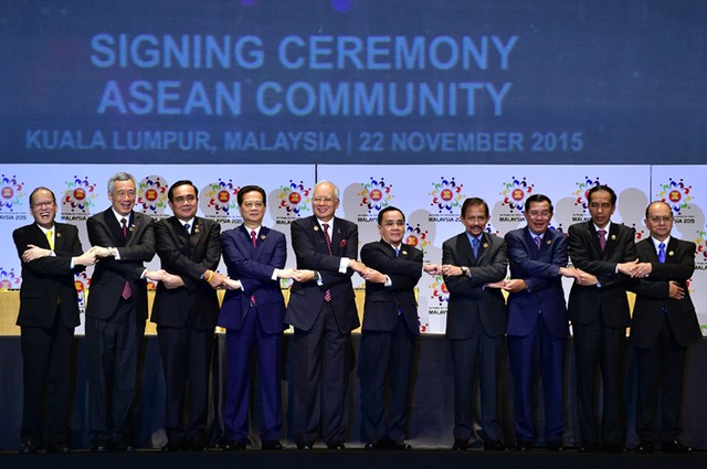 Lãnh đạo các nước ASEAN ký tuyên bố thành lập cộng đồng chung
