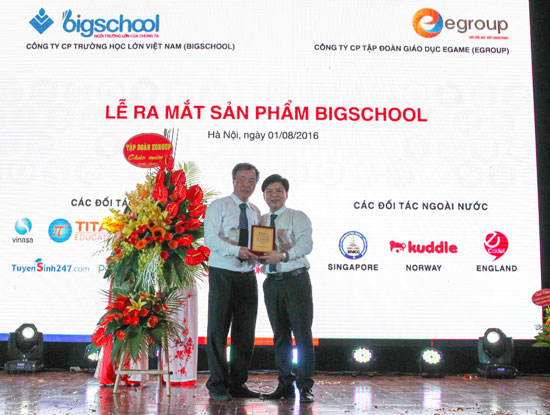 Tiến sĩ Lê Thống Nhất thiết kế trường học trực tuyến bigschool.vn