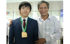 Từ sinh viên Trường Đại học Vinh trở thành thầy của học trò đạt giải quốc tế