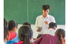 Cựu sinh viên Trường Đại học Vinh vượt biển dạy học