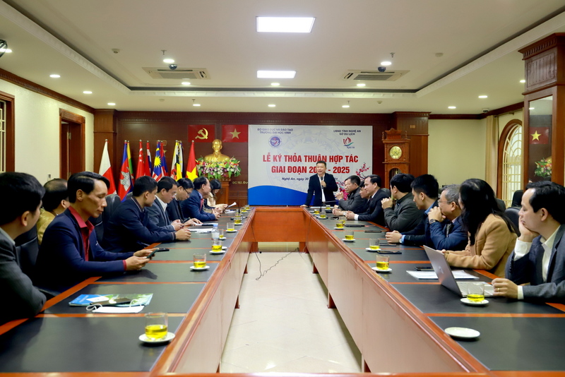 Trường Đại học Vinh và Sở Du lịch tỉnh Nghệ An ký thỏa thuận hợp tác giai đoạn 2022 - 2025