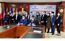 Trường Đại học Vinh và Công ty CP Đào tạo huấn luyện Nghiệp vụ Hàng không (VNAS) tổ chức lễ ký kết biên bản ghi nhớ hợp tác 